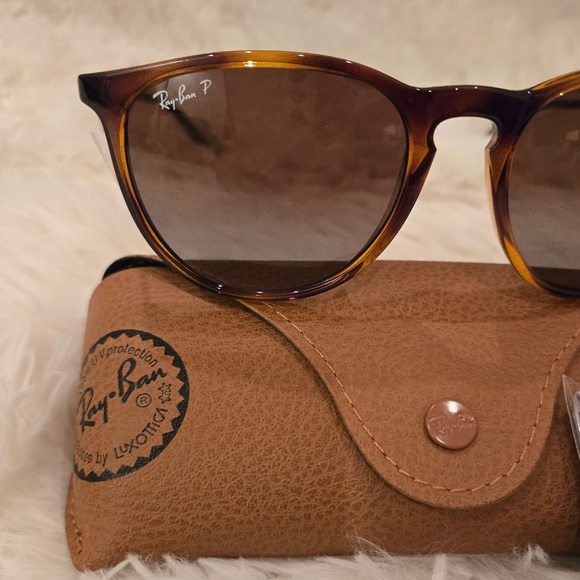 Ray-Ban Polarized Sunglasses - Picture 2 of 11